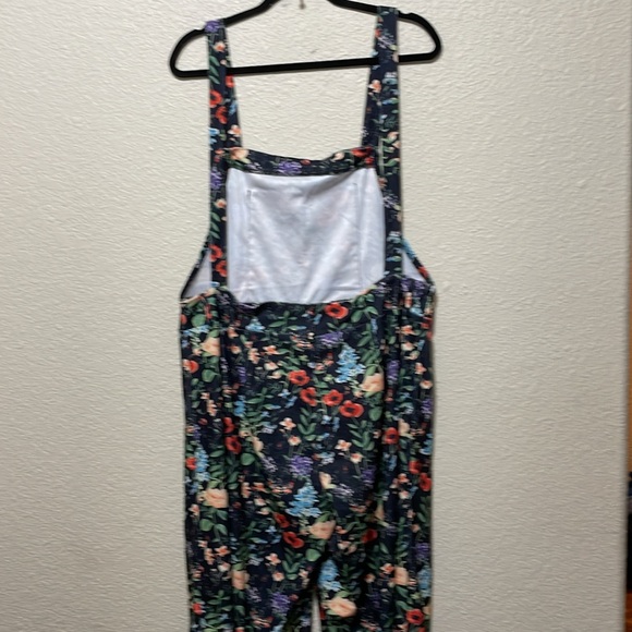 Women's Floral Bibbed Overalls. Very Cool And Good Condition. Size 2 X. - Picture 10 of 14